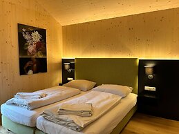 Spacious Chalet With Finnish Sauna