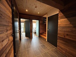 Spacious Chalet With Finnish Sauna