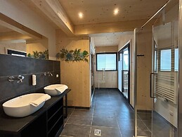 Spacious Chalet With Finnish Sauna