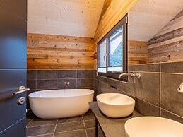 Spacious Chalet With Finnish Sauna