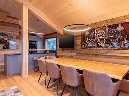 Spacious Chalet With Finnish Sauna