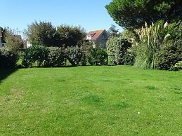 Attractive Bungalow With Garden