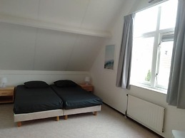 Amazing Bungalow With Garden