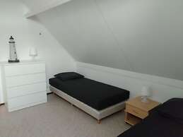 Amazing Bungalow With Garden