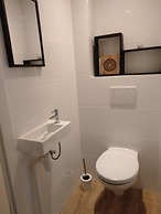 Amazing Bungalow With Garden