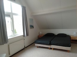 Amazing Bungalow With Garden