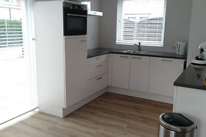 Amazing Bungalow With Garden