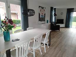 Amazing Bungalow With Garden