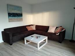 Amazing Bungalow With Garden