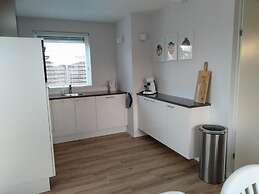 Amazing Bungalow With Garden