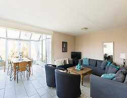 Pleasant Holiday Home on the Water