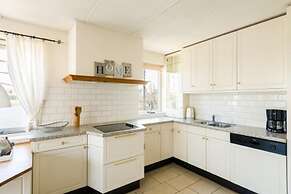 Pleasant Holiday Home on the Water