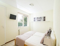 Pleasant Holiday Home on the Water