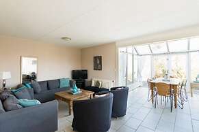 Pleasant Holiday Home on the Water