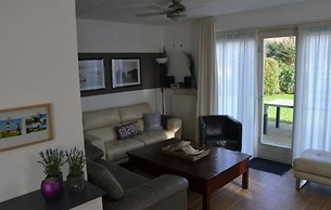 Inviting Bungalow With Garden