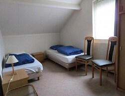 Inviting Bungalow With Garden