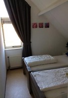 Inviting Bungalow With Garden