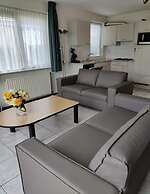 Inviting Bungalow With Garden