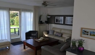 Inviting Bungalow With Garden