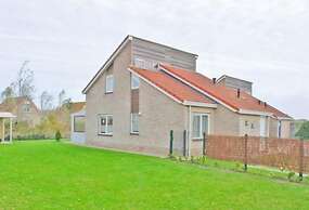 Coastal Bungalow w/ Garden