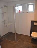 Amazing Bungalow With Garden