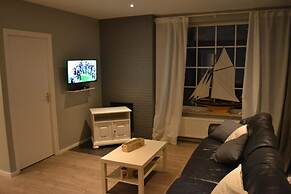 Amazing Bungalow With Garden