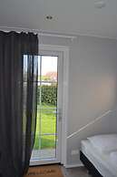 Amazing Bungalow With Garden