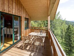 Amazing Chalet With Whirlpool