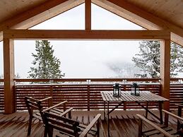 Amazing Chalet With Whirlpool