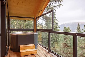 Lovely Chalet With hot tub