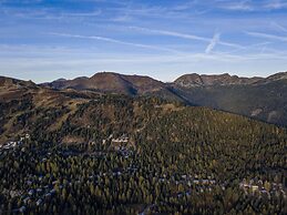 Lovely Chalet With hot tub