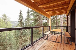 Lovely Chalet With hot tub