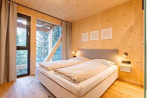 Lovely Chalet With hot tub