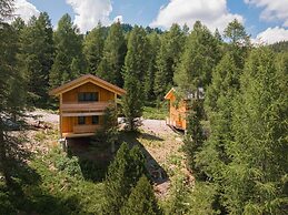 Lovely Chalet With hot tub