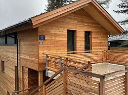 Lovely Chalet With hot tub