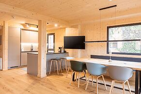 Lovely Chalet With hot tub