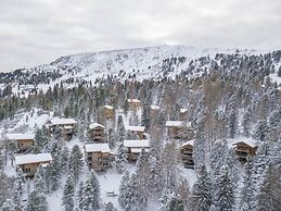 Lovely Chalet With hot tub