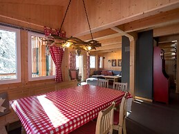 Wooden Chalet With Infrared Sauna