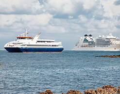 Amazing Holiday Home With Garden