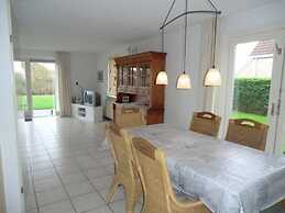 Appealing Bungalow on the Water