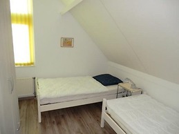 Appealing Bungalow on the Water