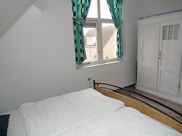 Appealing Bungalow on the Water