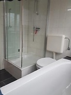 Appealing Bungalow on the Water