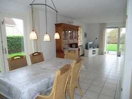 Appealing Bungalow on the Water