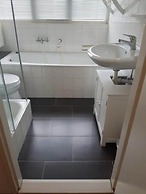 Appealing Bungalow on the Water