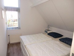 Appealing Bungalow on the Water