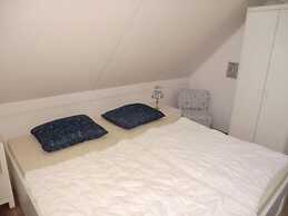 Appealing Bungalow on the Water