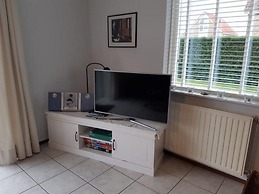 Appealing Bungalow on the Water