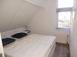 Appealing Bungalow on the Water