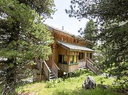 Charming Chalet With Indoor hot tub